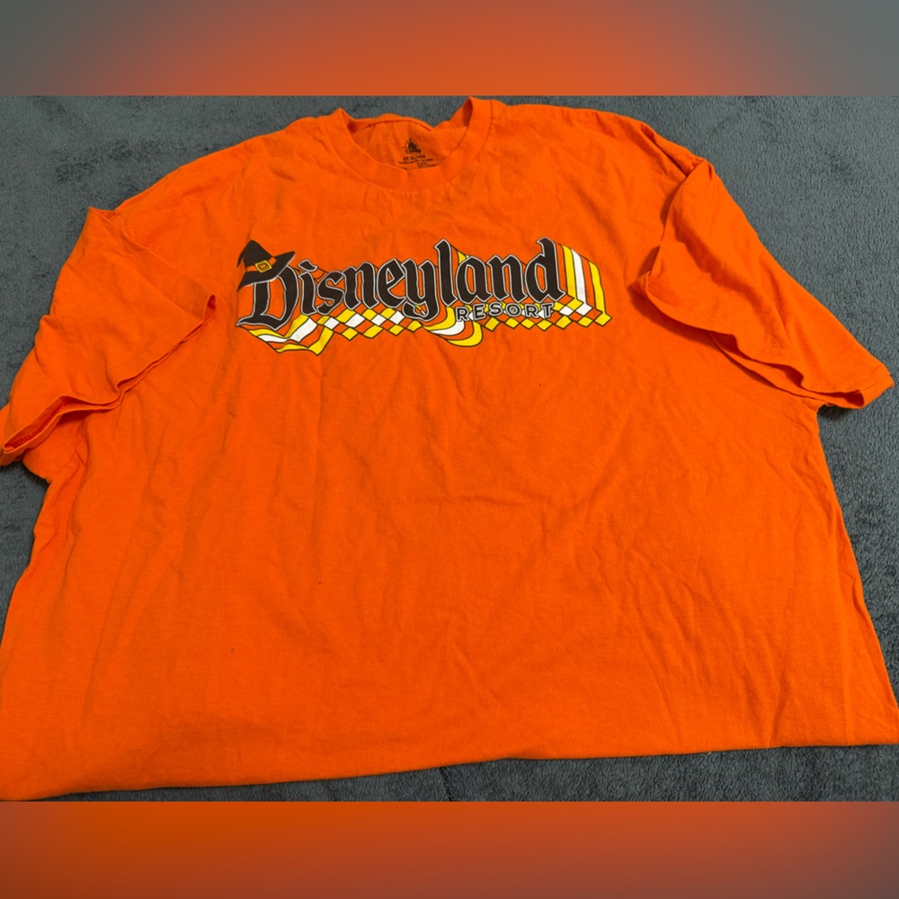 Disney parks, Disneyland Halloween orange graphic T-shirt XL
EUC